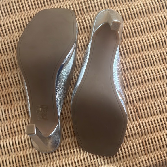 DKNY Anya Crackle Square Toe Metallic Sandal - Picture 6 of 6